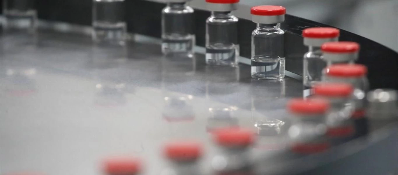 Οι πατέντες των εμβολίων «ψυχρολουσία» στην κυβέρνηση: «Είναι για την Αφρική - Εμείς δεν μπορούμε να τα παράγουμε»!